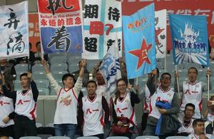 从一胜难求到重现希望，王治郅是怎么让八一男篮做到这样的？