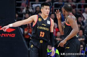 辽宁队帅小伙儿们身穿冠军版球衣“走位”欣赏一波儿