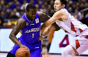 12中1！广东旧将一到季后赛就熄火 朱芳雨放弃他太明智了