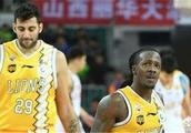 广厦队福特森以场均10.9次助攻再次获得助攻王，整体而言他的技术水平如何？