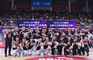 一天体坛：WCBA广东夺冠李月汝MVP 花滑世锦赛陈巍卫冕