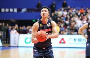 里程碑！易建联成为CBA首位10000分+5000板的球员
