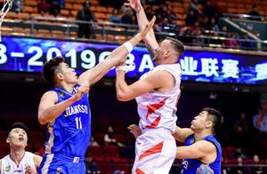 广厦输球是教训山东主场不能轻敌 今非昔比他们没有横扫的实力