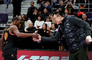完美收官，辽篮大胜天津意图明显，韩德君观战1人让他心急如焚