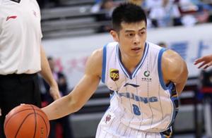 方硕连飙神奇三分助北京逆转深圳 王骁辉累计两T遭驱逐