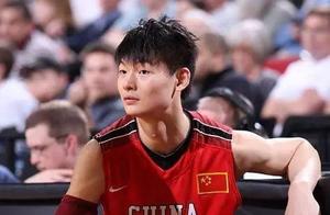 王哲林首获MVP，从昔日姚明接班人到MVP，王哲林走得并不顺利