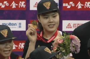 19岁FMVP！不仅展现球技高，在采访时还体现出球商十分高