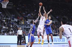 12人登场+5秒快攻+29分大胜，广东把CBA季后赛打成教学赛