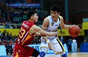 CBA季后赛12进8首场就爆冷门，卫冕亚军主场不敌浙江青年军