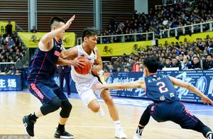伤兵满营加犯满离场！ 广厦对广东拼光了最后一颗子弹