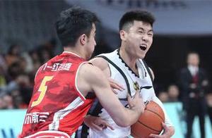 全场四次抢断 辽篮第一防守尖兵！有他在何惧马尚布鲁克斯