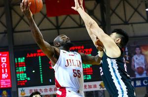CBA战报：没有大韩辽宁篮板球输21个 徐杰爆发广东双杀广厦