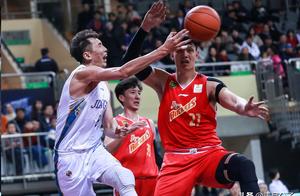 再度拯救球队！34岁排骨飞人砍19+4，无愧“江苏队魂”称号！