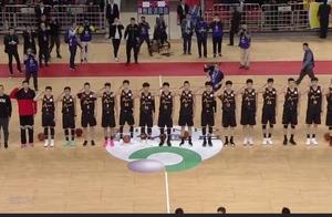 八一男篮11胜结束赛季，赛后做两个感人举动，王治郅率队敬军礼