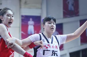 广东女篮捧得WCBA总冠军   宏远的小伙子看你们的了！