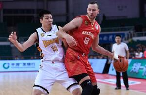 连续七场30+，山东神塔表现稳如磐石，CBA第一大外援稳了
