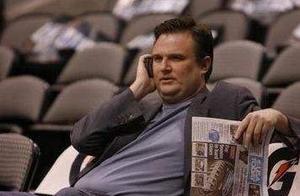 NBA最魔性的两个总经理！莫雷捡漏个顶个准，他放走的全打出来了