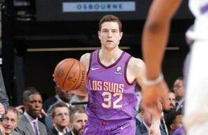 重返NBA首秀仅获4分钟！弗雷戴特0分2板与CBA判若两人