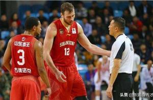 山东男篮球员调整势在必行，4人处境尴尬，5人合同到期，1人0出场