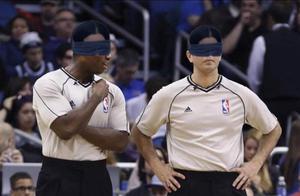 NBA又一场荒唐比赛诞生，网友：CBA裁判都比他们强100倍