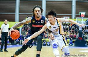易建联24+16周鹏8分 小将单节16分惊艳 1弱点让广东头疼