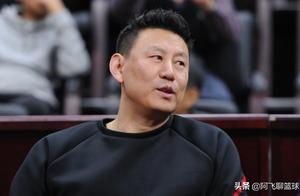 李楠夸赞该球员，杨毅将他排到国家队，王哲林都没进？