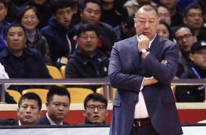 又一个本土名帅跌落神坛！遭遇连续下课 恐再没人请他当主帅了