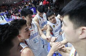 新疆杀进总决赛却留隐患，两主力面临禁赛危险，真要被广东横扫？