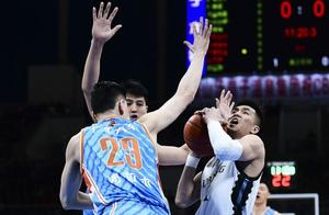 CBA半决赛 新疆最后20秒用防守获得了胜利