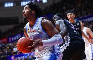 杨毅为啥不看好广东队？新疆队拥有一项巨大优势！