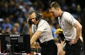 NBA常规赛即将收官，裁判为什么纷纷出来抢戏？