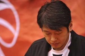 体坛最好的男人，妻子去世一夜白头，二婚7年仍照顾前妻父母！