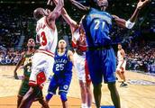 为什么在NBA中，很少有进攻方抢到篮板，也很少有球队前场逼抢？