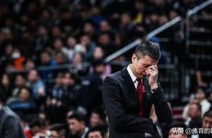 女巨人郑海霞现状，姚明曾向她借鞋，与粉丝结婚9年52岁无子女