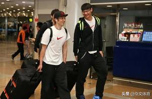 全美篮球峰会一球成名！在CBA季后赛场均25.6分，成球队股东
