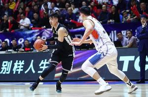 他三年缺阵95场曾被预言彻底废掉 如今成辽篮逆境奇兵