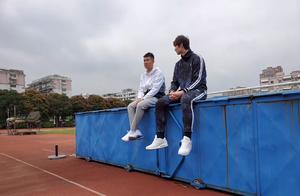 大王小王 齐聚一堂 王哲林成功俘获昔日男篮功勋“芳心”