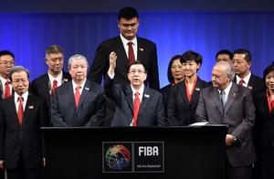 中国男篮热身赛连战3强敌！14人大名单公布，禁赛国手竟意外入选