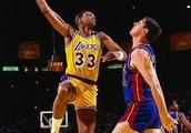 NBA历史上，综合进攻和防守表现，能排在前五名的中锋都有谁？