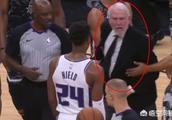 太震撼了！nba最文明的主教练老爷子波波维奇恼怒，被驱逐出场，你们怎么看待这件事？