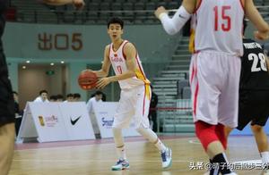 狂砍32分！八一19岁小将再成国青大腿，王治郅没看错他