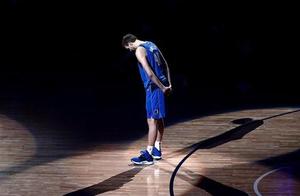 羡慕了？圣卡西致敬NBA传奇巨星诺维斯基：你是我们的楷模