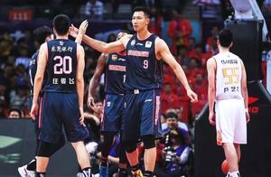 CBA总决赛：广东男篮“狼群战术”袭扰费尔德，新疆不占优势！