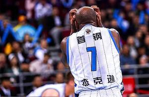 13-4！深圳客场逆袭因1数据“爆表”，北京男篮被2次冲击波打垮