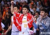 季后赛深圳队进四强，于德豪在赛后激动落泪：国家队时的质疑对我有影响，你怎么看？