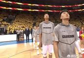 广东116-97击败新疆，大比分2-0，新疆男篮再一次落败，如何评价这场比赛？