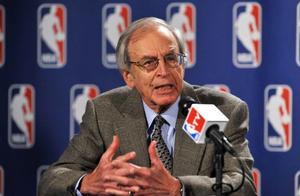 没收入还得养家糊口 NBA退役球员怎么摆脱财务危机？