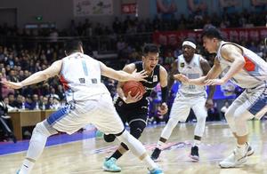惨败之夜倍思“君”，辽宁男篮全面低迷送新疆赛点