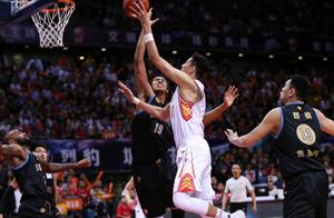 配得上易建联二世称号！神塔打出顶级水准 提升一点能冲NBA
