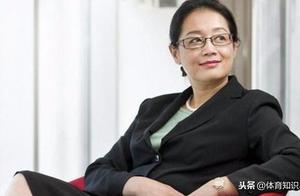 CBA联盟首位女子教练，和巩晓彬恋爱九年，现在五十岁至今单身！